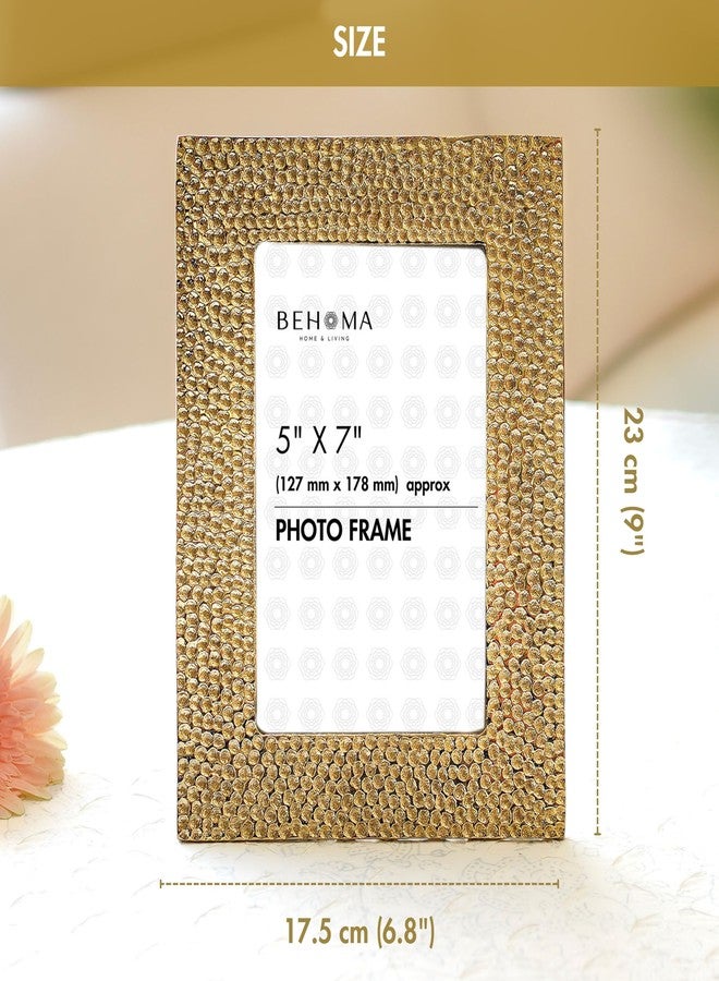 BEHOMA إطار صور مستطيل الشكل من الألومنيوم الذهبي المطروق من بيهوما، يُوضع على الطاولة | أفضل هدية لتزيين المنزل، وأعياد الميلاد، والذكرى السنوية، والمناسبات، وحفلات الانتقال إلى منزل جديد | طلاء ذهبي (5 × 7 بوصات) - Image 5